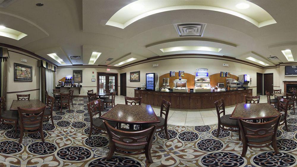 Holiday Inn Express Hotel & Suites Mcpherson By Ihg Exterior foto
